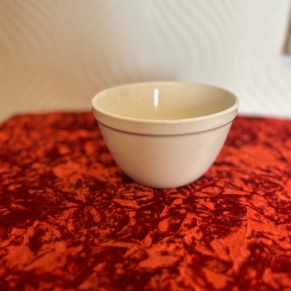 Other - Vintage Cream Ceramic Mixing Bowl